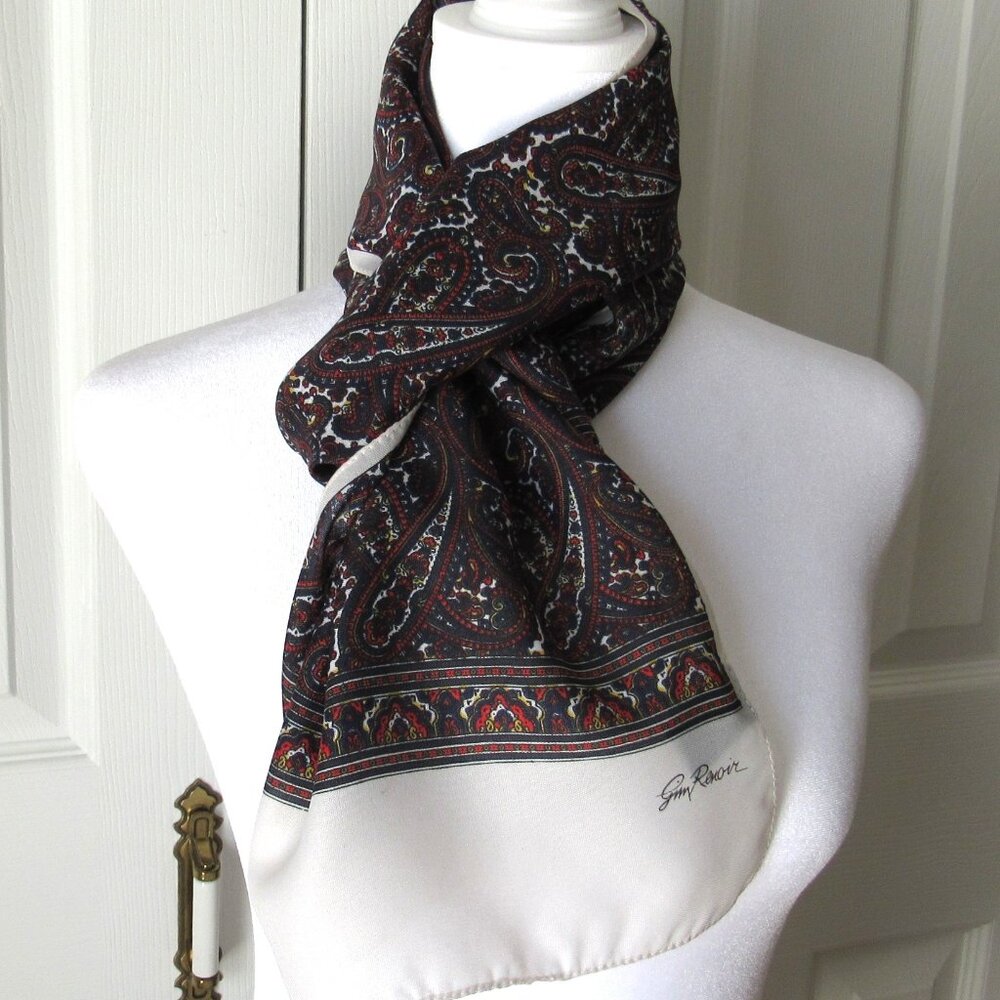 GIM RENOIR Scarf Wrap Vintage 100% Polyester Blue Red Paisley Design Elegant